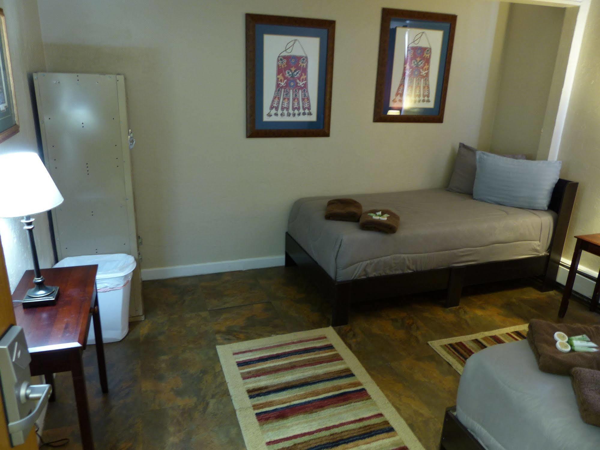 Bent Prop Inn & Hostel Of Alaska - Downtown أنكوراج المظهر الخارجي الصورة